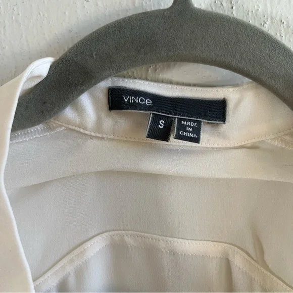 Vince Blouse White Silk Short Sleeve Split Neck Popover Blouse Sz S GUC - Picture 5 of 11